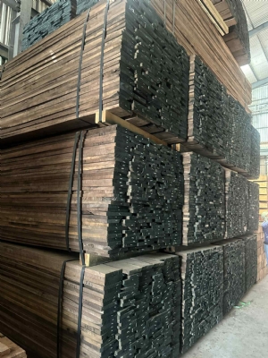 Óc chó Bắc Mỹ: FAS 1COM 2COM, nhập khẩu nguyên kiện hàng dày 2.2cm. Sẵn kho Gỗ NK Long Dương sll. Khách cần alo tư vấn, báo giá, chốt đơn ạ: 0988045958/0909377209