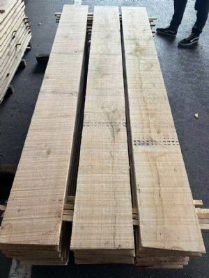 Sồi trắng, bản rộng 21cm/26cm, hợp làm ván sàn, chuẩn bị về kho. Giá tốt. Alo em sớm để được tư vẫn và chốt đơn ạ: 0988045958/ 0909377209