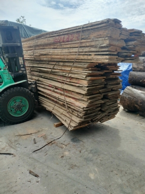 NHANH TAY THÌ CÒN CHẬM TAY LÀ HẾT Ạ. Xả kho gỗ Sồi Âu hàng dày 2.2cm. Bác nào vào việc alo bên em sớm ạ. Hotline tư vấn: 0988045958/0909377209
